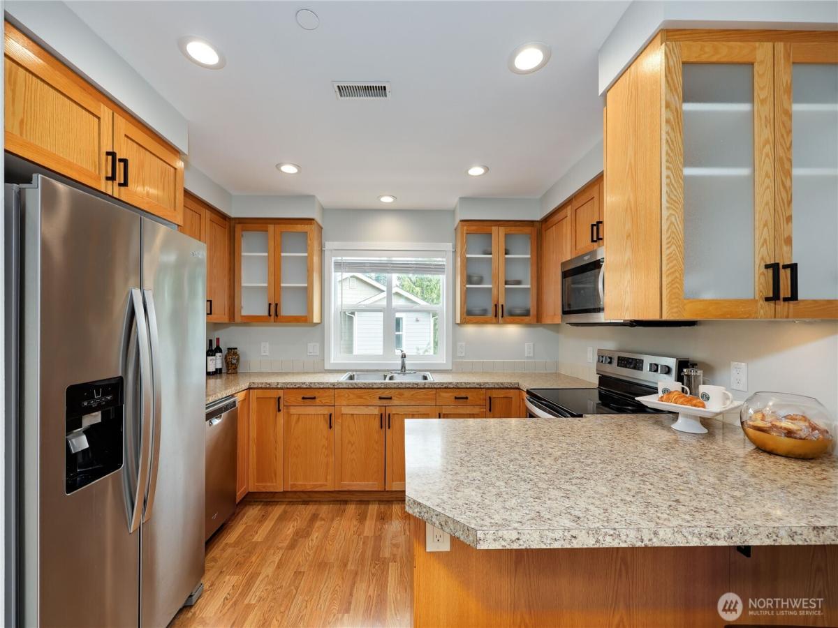 MLS #NWM2406963 img 0