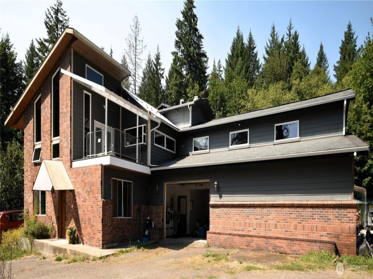 MLS #NWM2430460 img 0