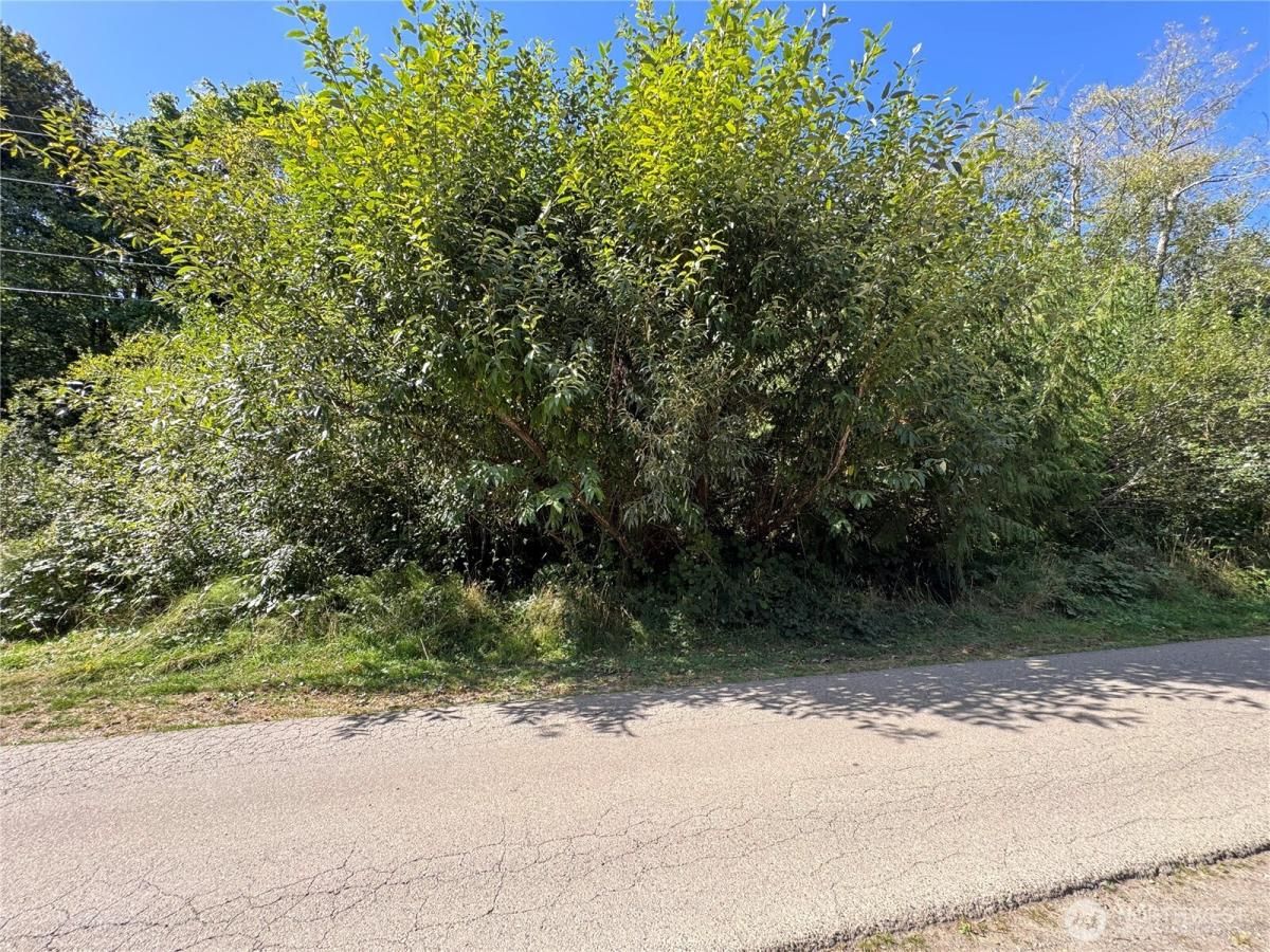 MLS #NWM2433655 img 0