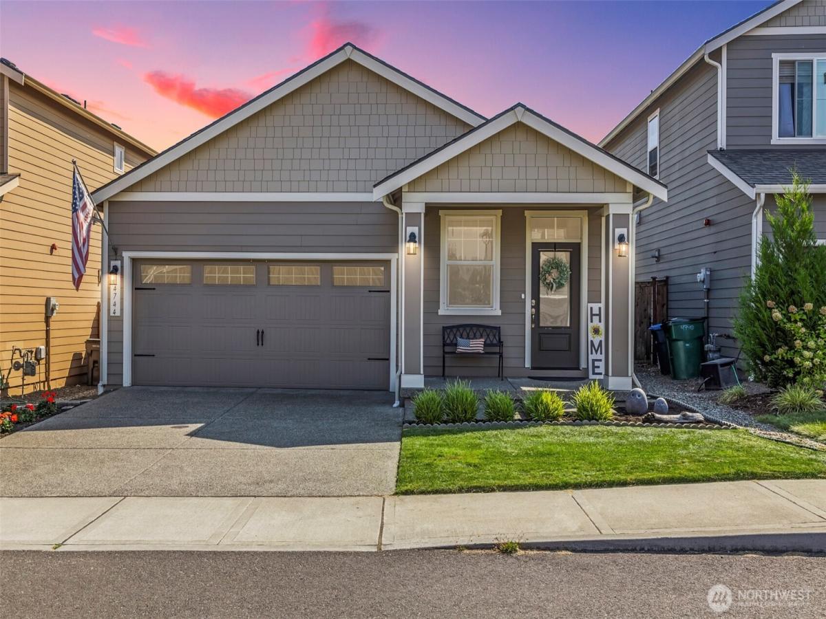 MLS #NWM2434525 img 0