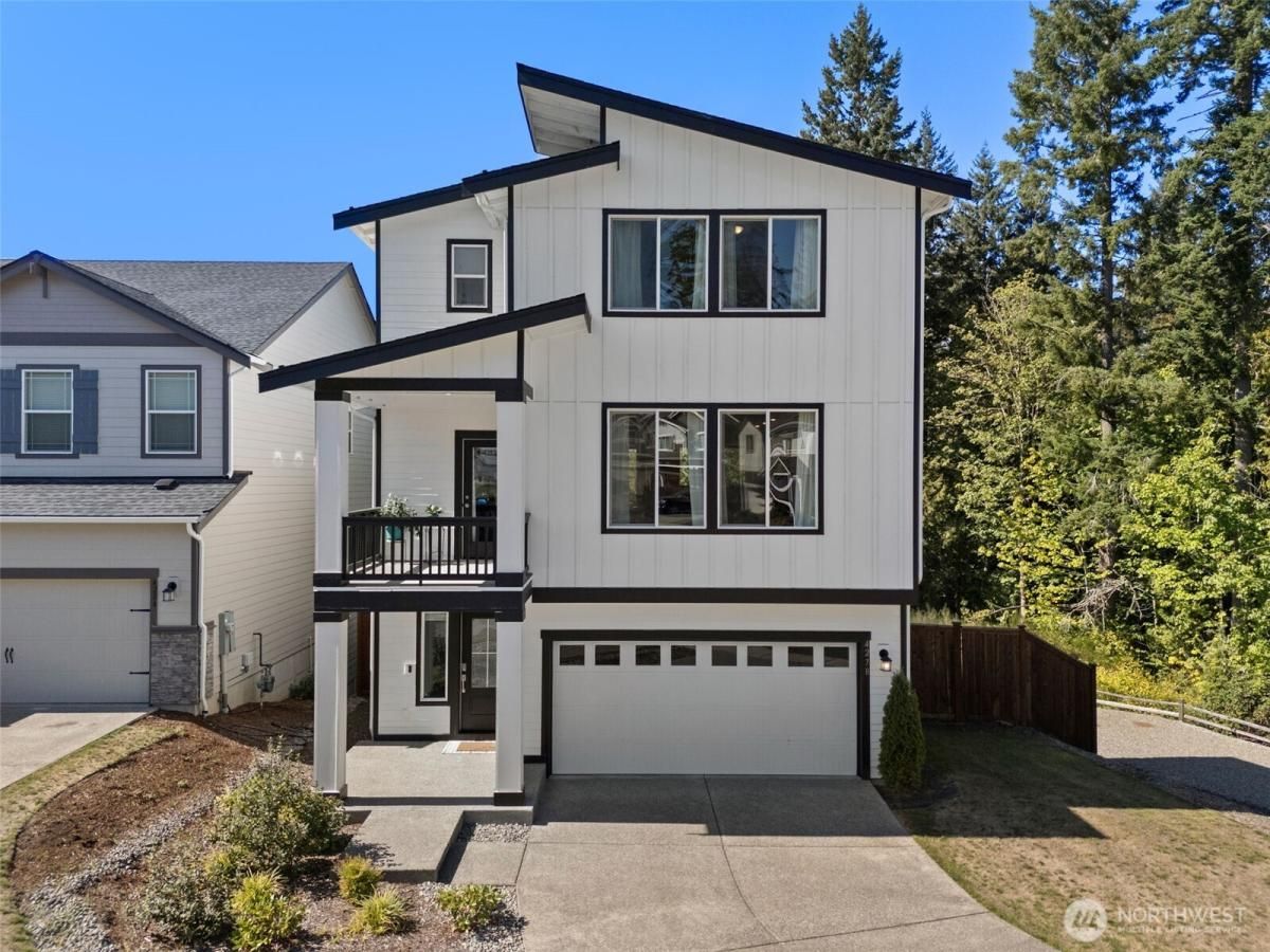 MLS #NWM2435653 img 0