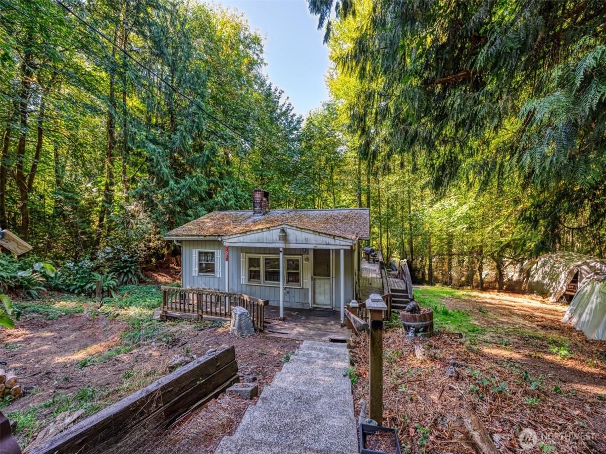 MLS #NWM2436550 img 0