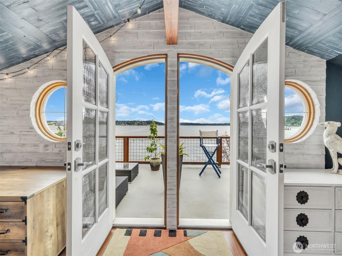 MLS #NWM2436682 img 0