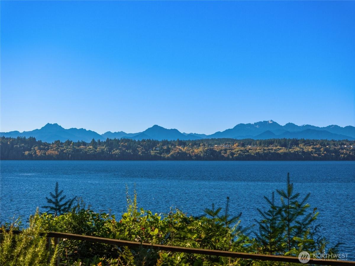 MLS #NWM2436768 img 0