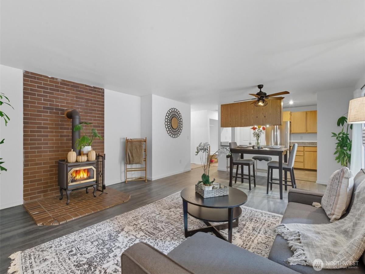 MLS #NWM2437890 img 0