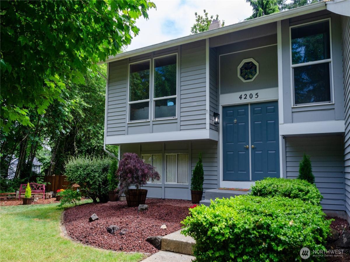 MLS #NWM2438952 img 0