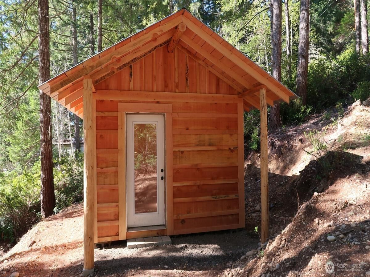 MLS #NWM2441203 img 0