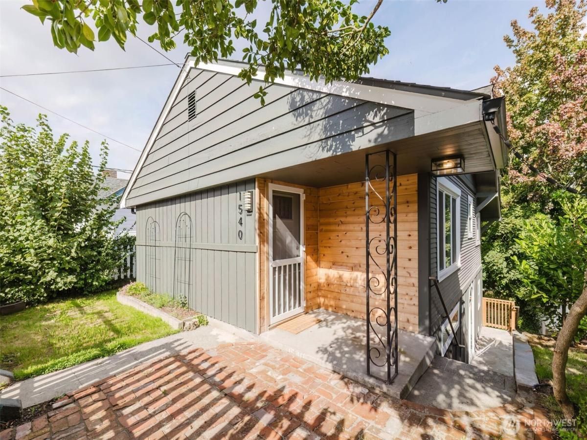 MLS #NWM2441807 img 0