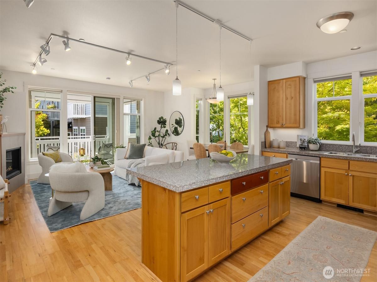 MLS #NWM2443707 img 0