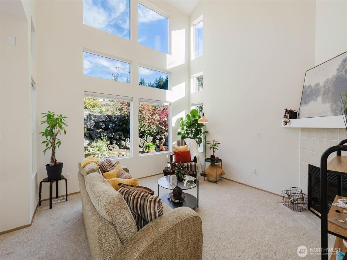 MLS #NWM2446755 img 0