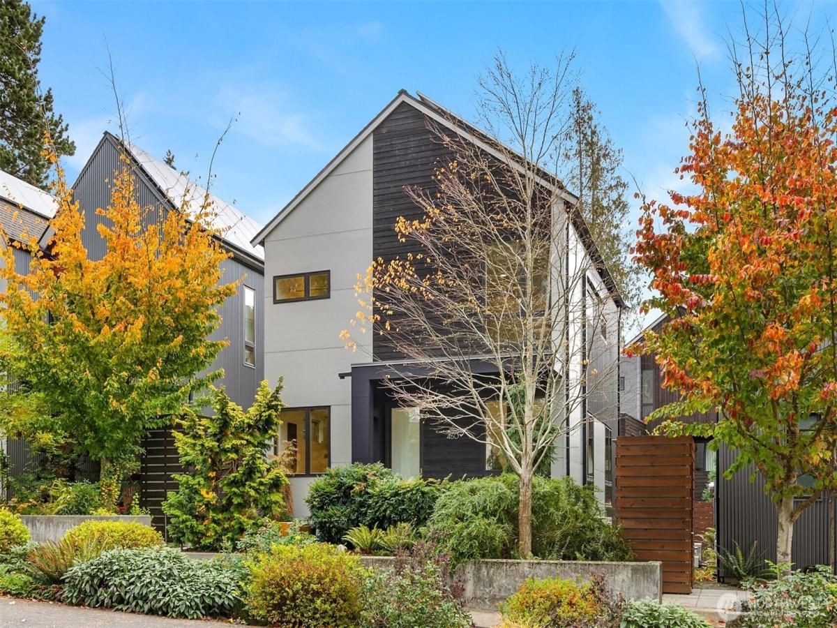 MLS #NWM2448695 img 0