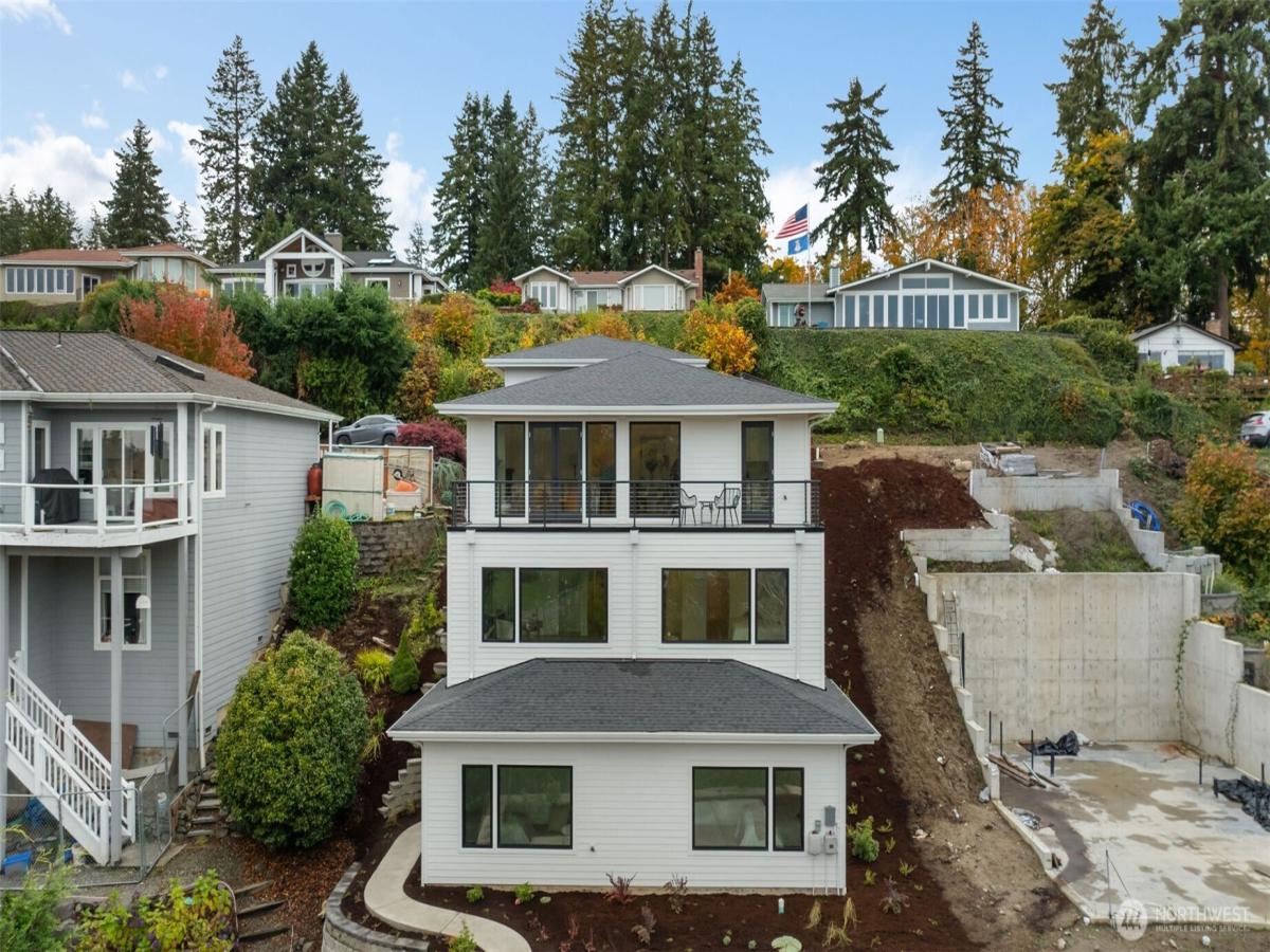 MLS #NWM2451645 img 0