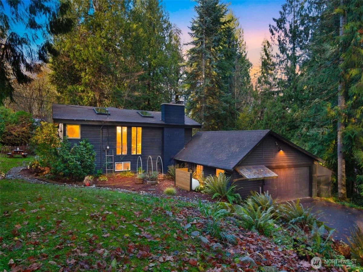 MLS #NWM2453115 img 0