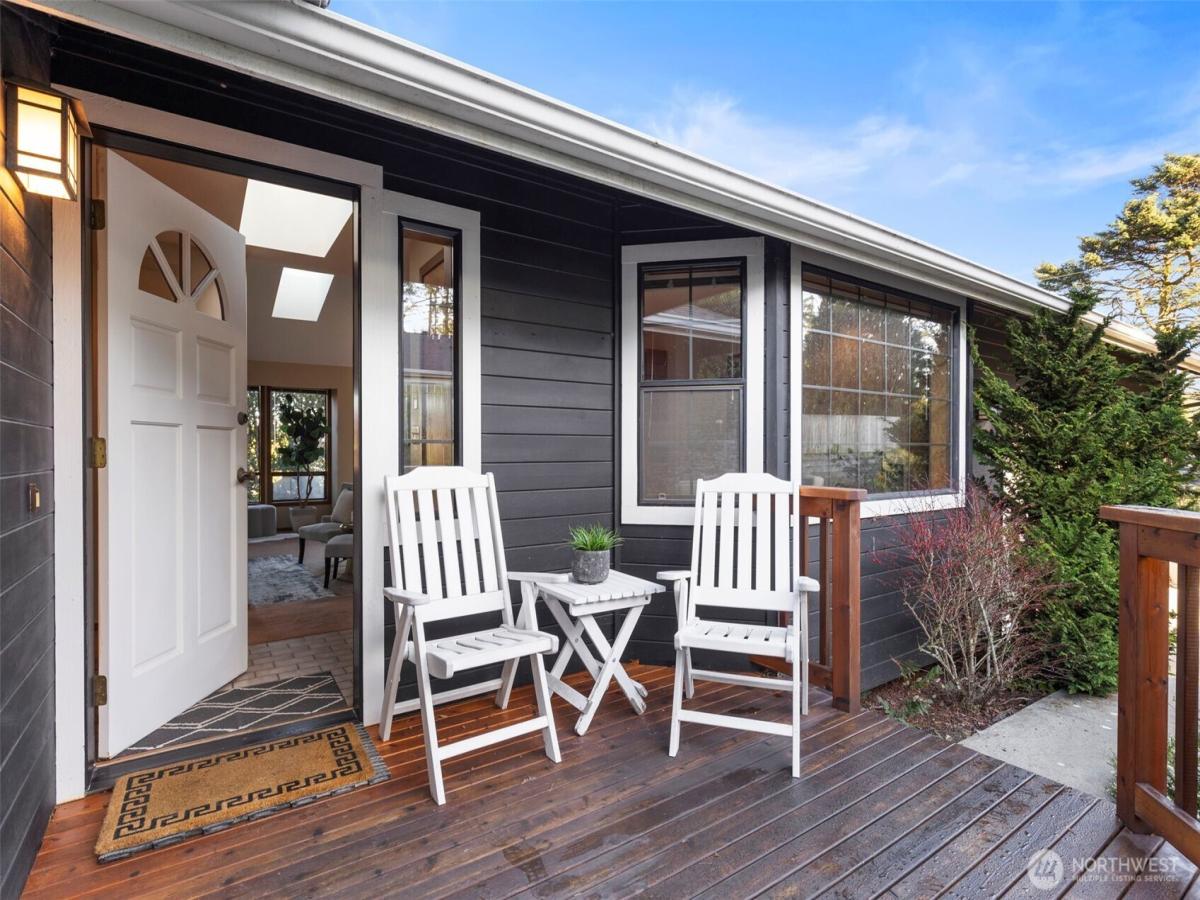 MLS #NWM2453211 img 0