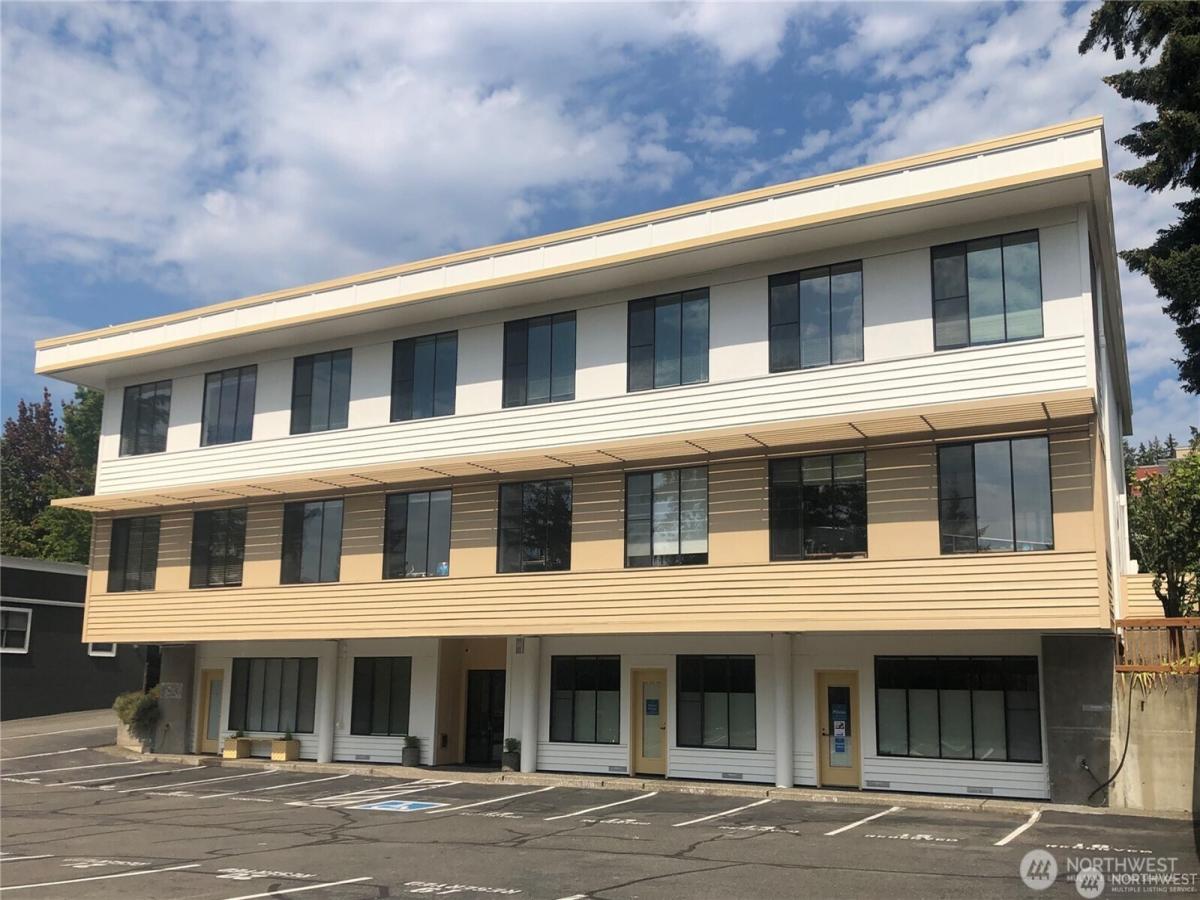 MLS #NWM2455671 img 0