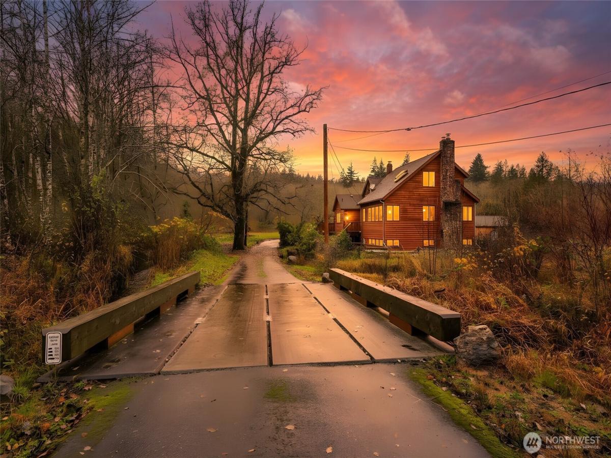 MLS #NWM2456096 img 0