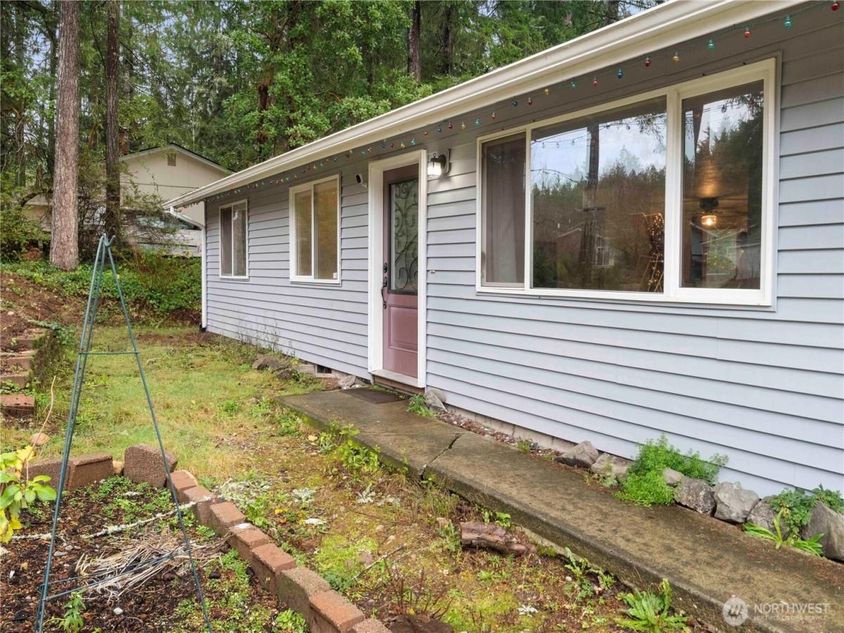 MLS #NWM2460013 img 0