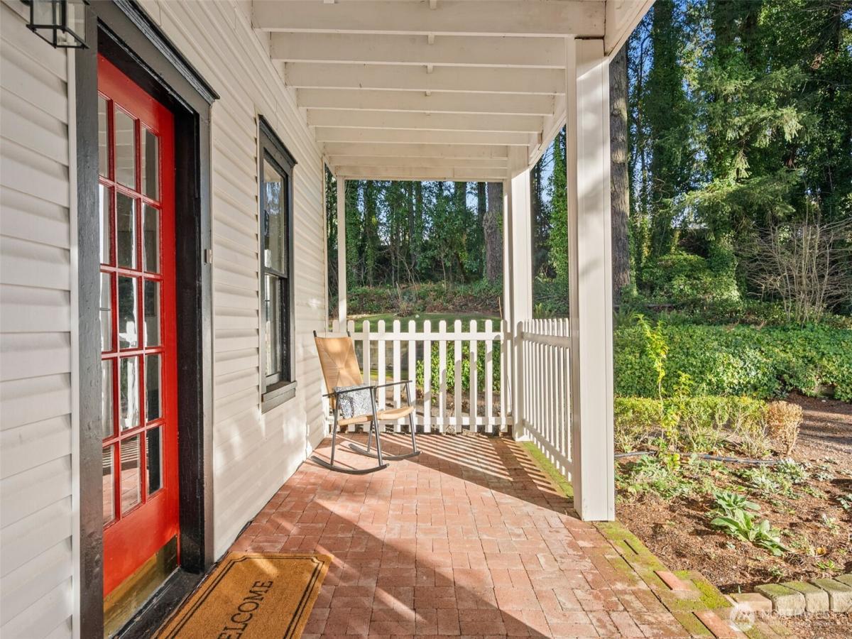 MLS #NWM2461724 img 0