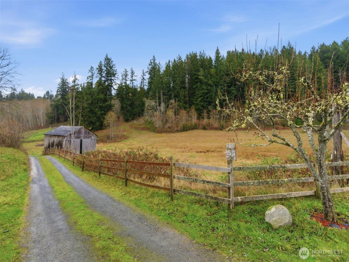 MLS #NWM2462930 img 0