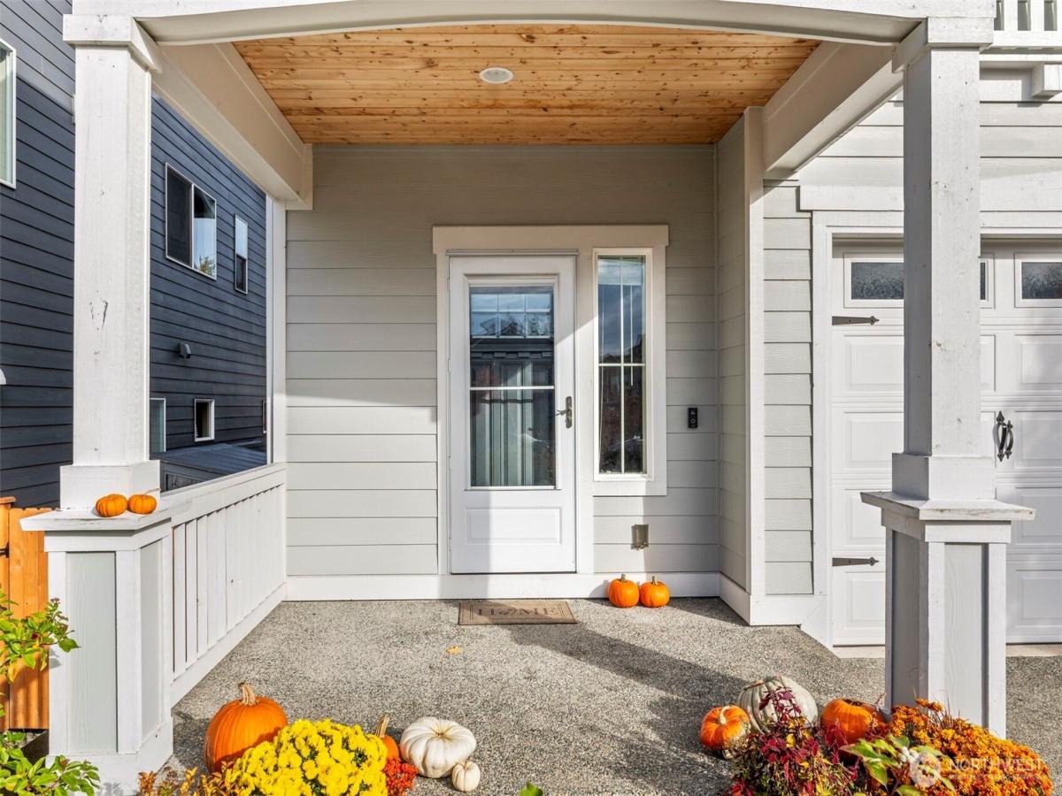 MLS #NWM2463583 img 0