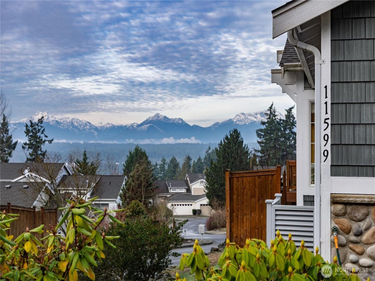 MLS #NWM2464140 img 0