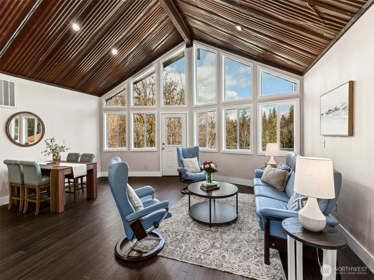 MLS #NWM2466003 img 0