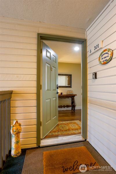 MLS #NWM2467385 img 0