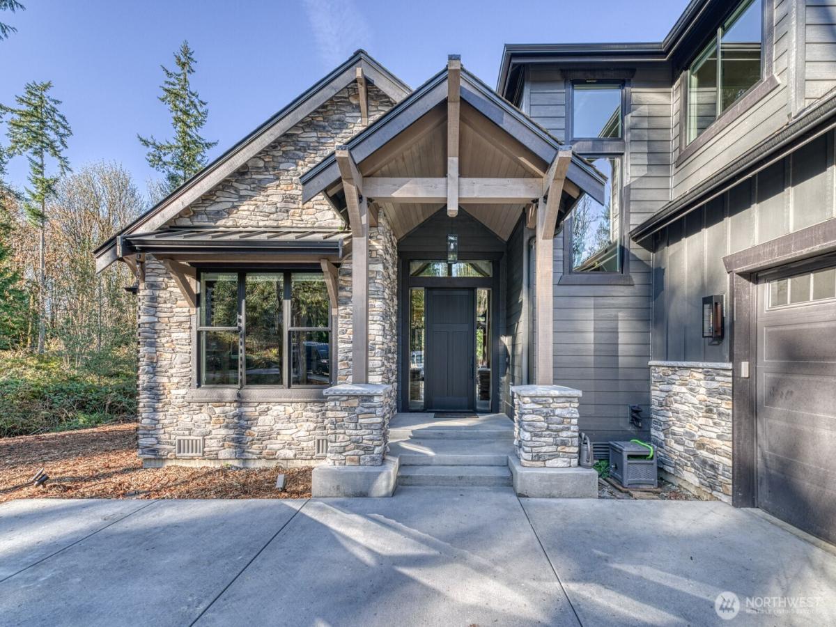 MLS #NWM2472382 img 0