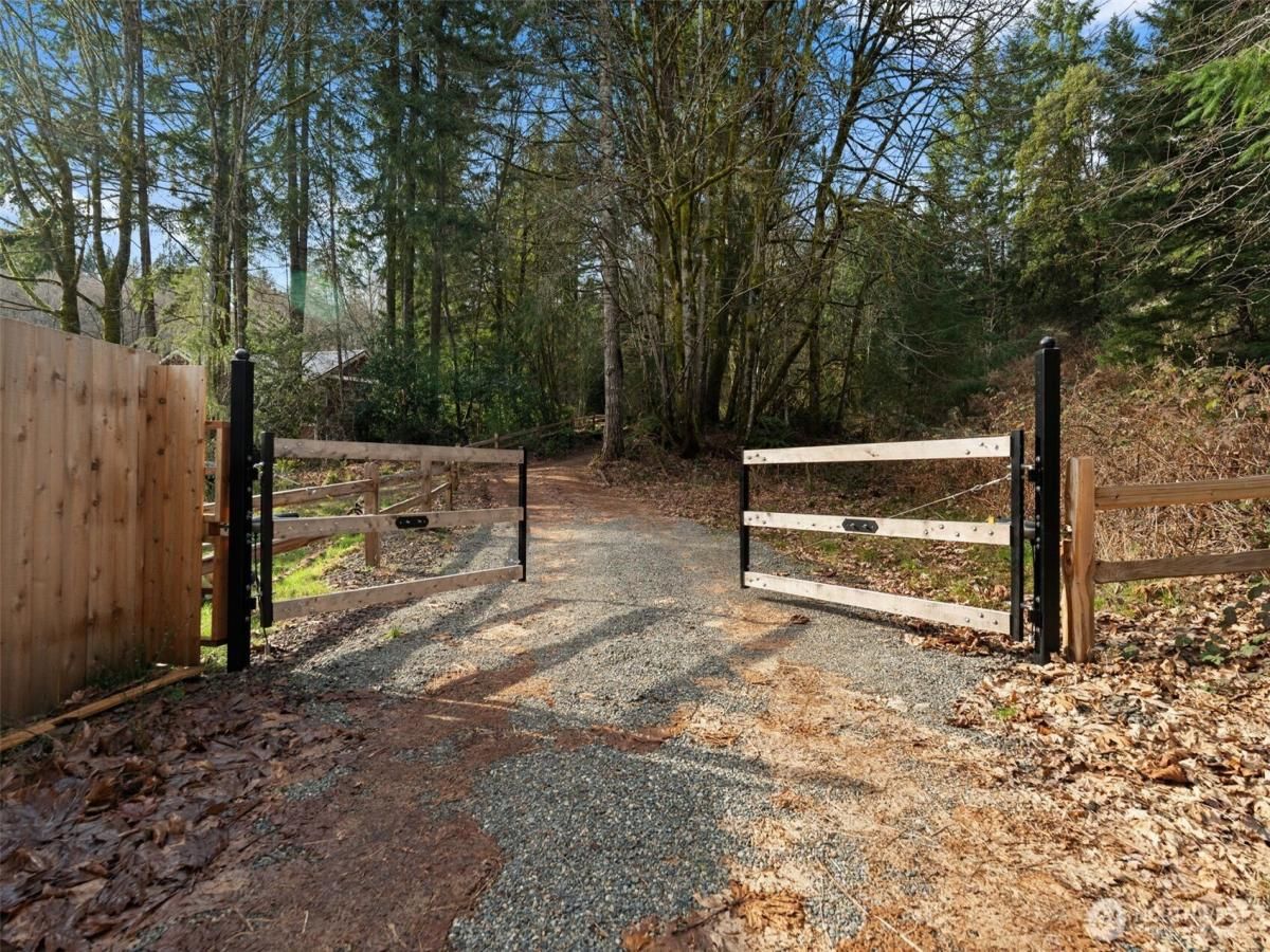 MLS #NWM2477777 img 0