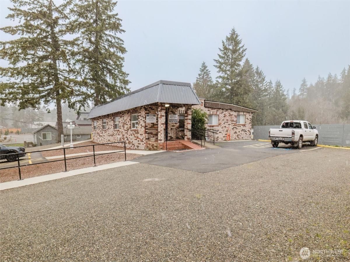 MLS #NWM2478675 img 0