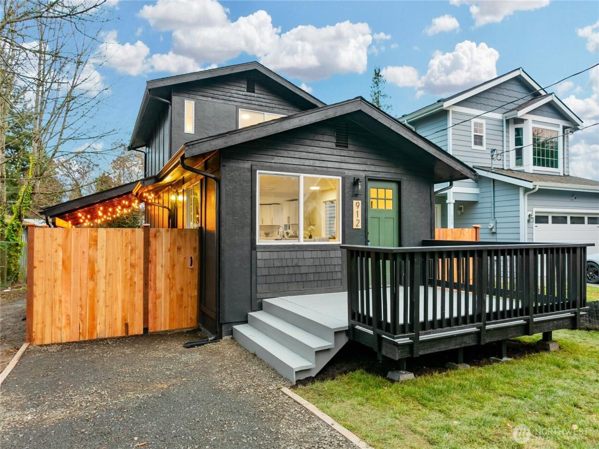 MLS #NWM2482164 img 0