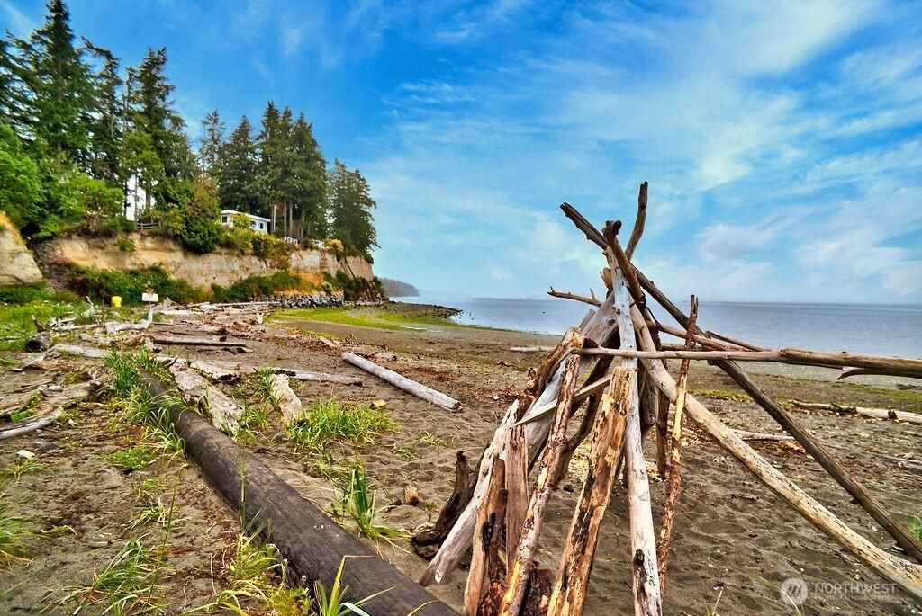 MLS #NWM2484650 img 0