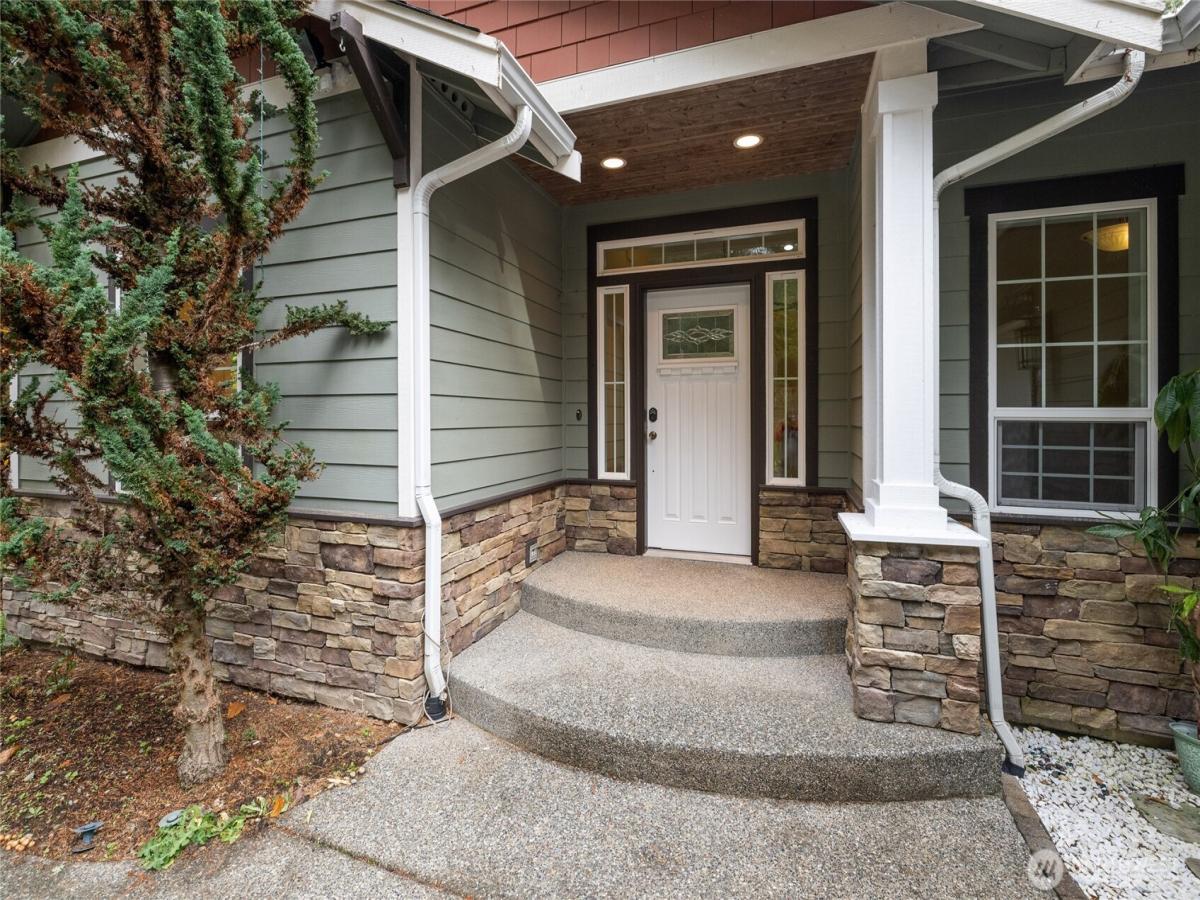 MLS #NWM2489268 img 0