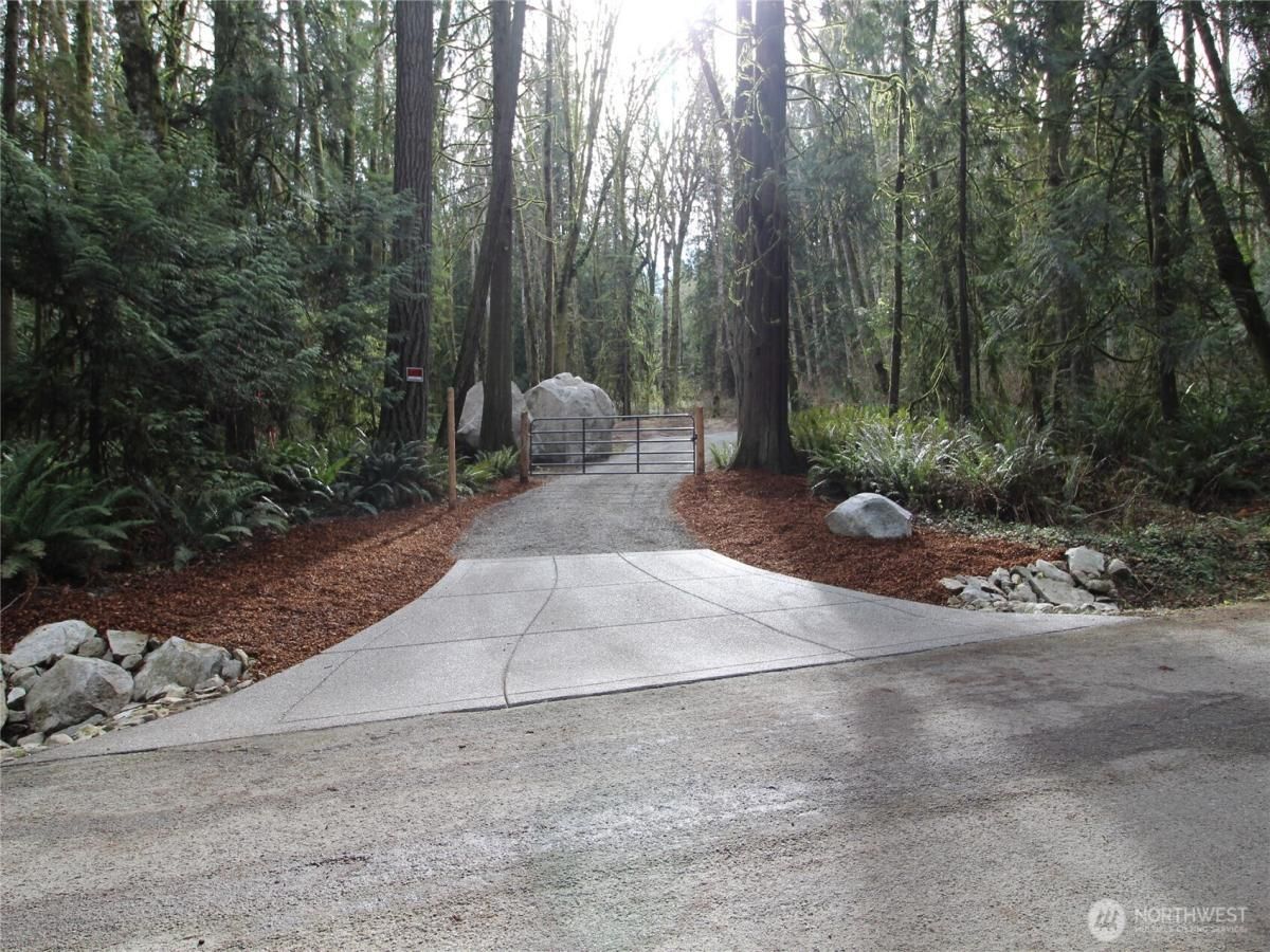 MLS #NWM2490194 img 0