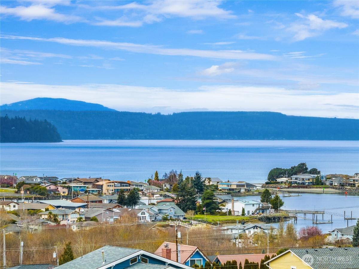 MLS #NWM2490939 img 0