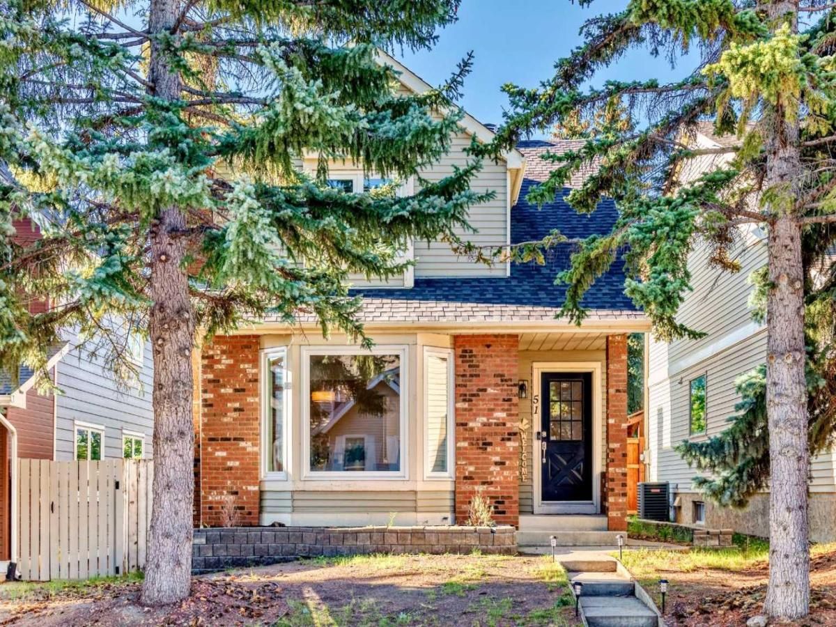 229 Ascot Circle SW Calgary AB T3H 0X2 MLS #A2246425 MLS #A2250629 img 0