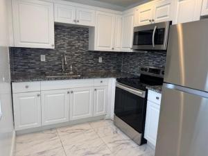 MLS #RX-10968377 img 0