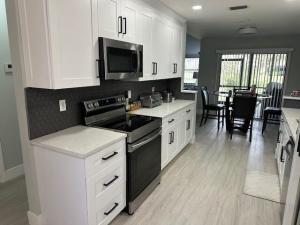 MLS #RX-11067388 img 0