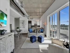 MLS #RX-11072097 img 0