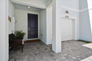 MLS #RX-11074568 img 0