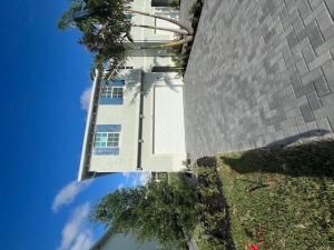 MLS #RX-11077632 img 0