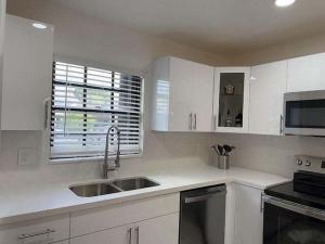 MLS #RX-11081506 img 0