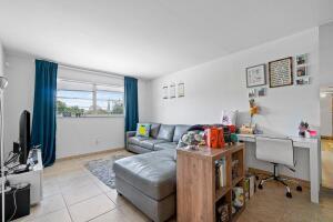 MLS #RX-11091307 img 0