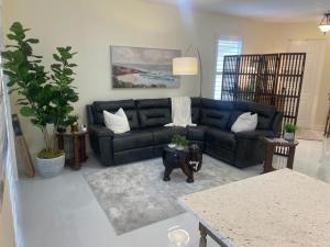 MLS #RX-11095697 img 0