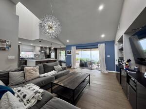MLS #RX-11096974 img 0