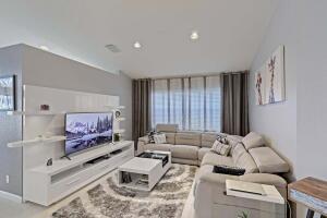 MLS #RX-11107669 img 0