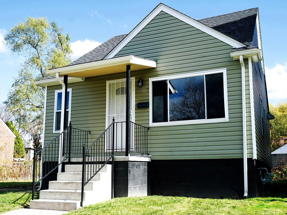 MLS #20250003602 img 0