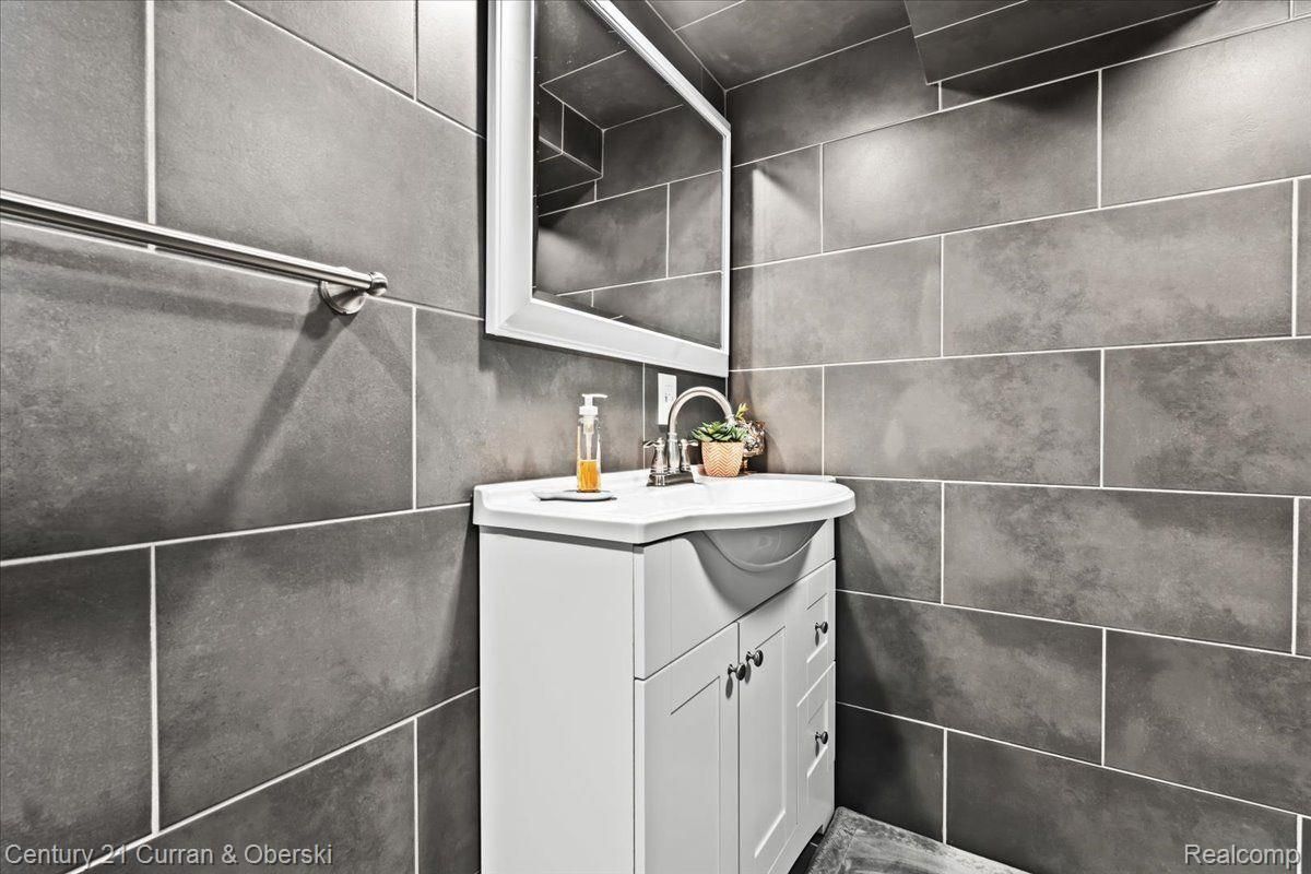 MLS #20250030241 img 0