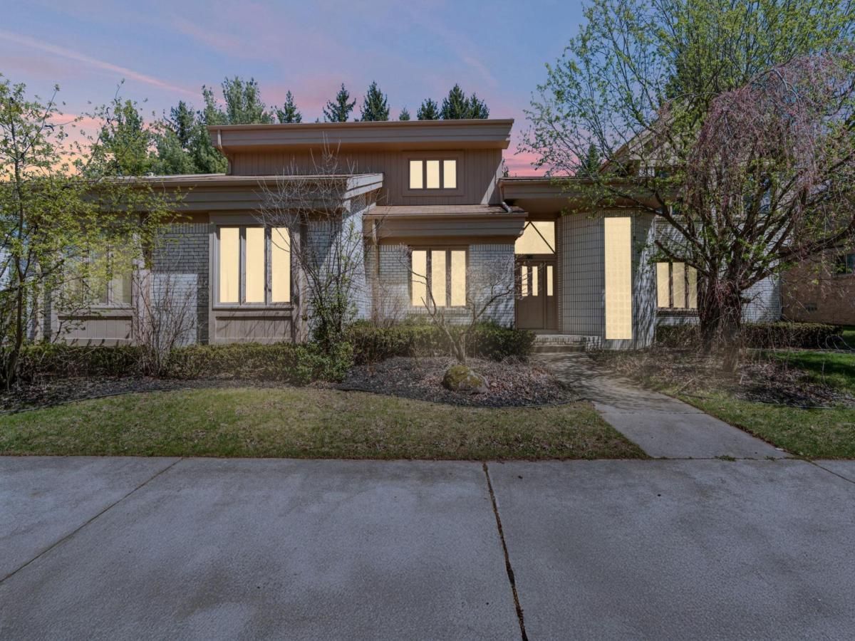 MLS #20250035098 img 0