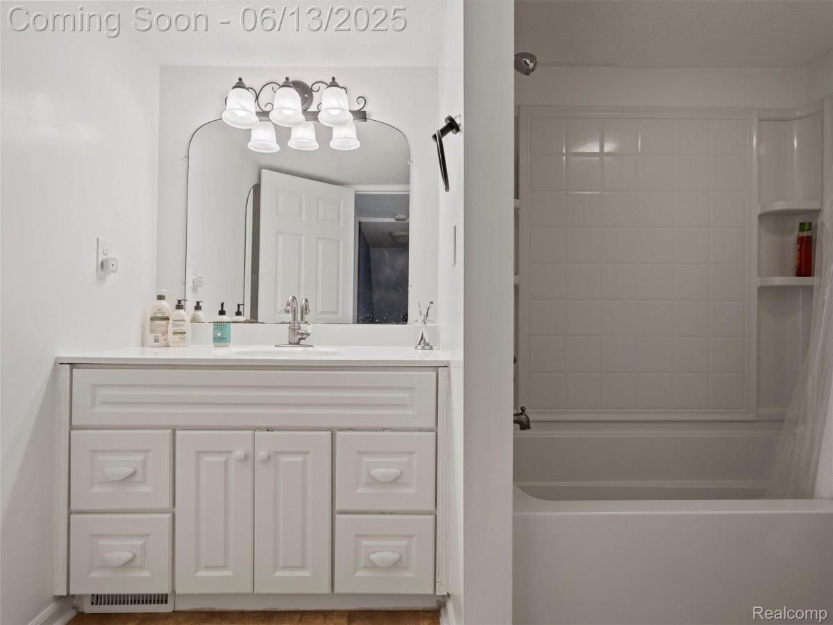 MLS #20251007172 img 0
